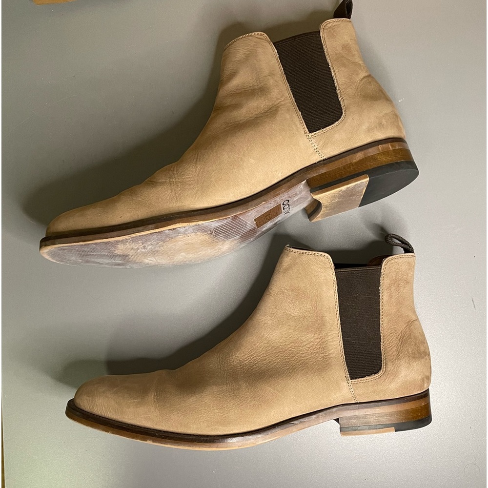 Aldo chelsea boots color is buff / light tan men’s 9